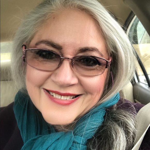 Meet your Posher, Deborah - Picture 4 of 5